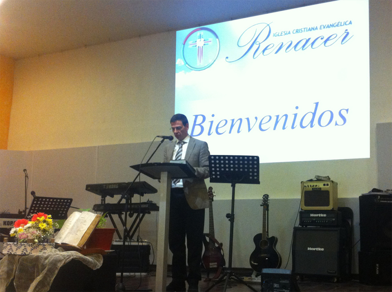 Predicación en la iglesia Renacer de Málaga